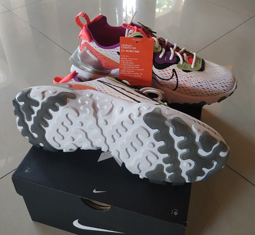 ของใหม่ยกกล่อง รองเท้า NIKE ของแท้ REACT VISION ราคา 5,000.- ป้ายห้อยยังอยู่