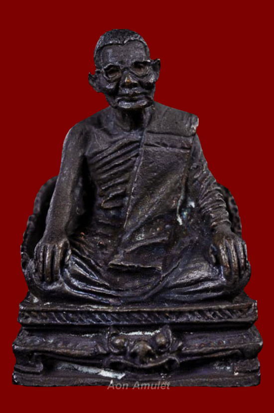 รูปหล่อเนื้อทองแดง รุ่น วิเศษถวายไฟฟ้า หลวงปู่แหวน สุจิณฺโณ วัดดอยแม่ปั๋ง พศ.2524