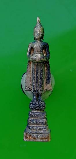 50 ฿รูปหล่อหลวงพ่อวัดบ้านแหลม วัดเพชรสมุทรวรวิหาร กะไหล่ทอง ปี 48 สูง 4 ซ.ม.