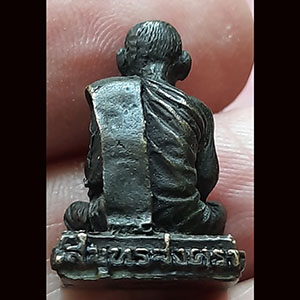 พระรูปหล่อหลวงพ่อกอน วัดบางแคใหญ่ จ.สมุทรสงคราม