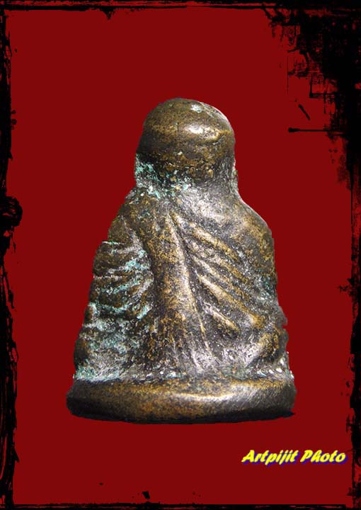 หลวงพ่อเงิน บางคลาน รุ่นปืนแตก พิมพ์นิยมเศียรกลม ปี 2528 