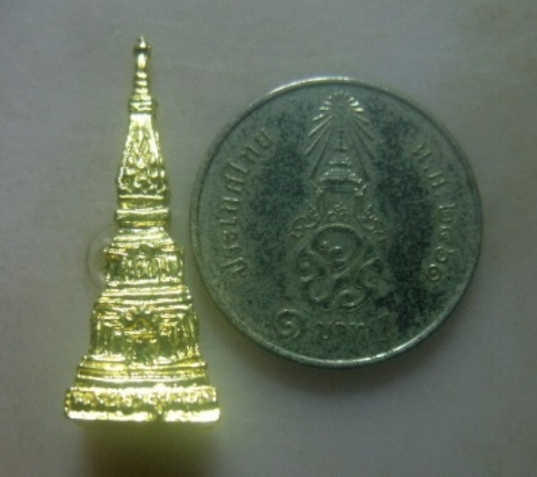 **วัดใจ**รูปหล่อองค์พระธาตุพนมจำลอง วัดพระธาตุพนมฯ จ.นครพนม**กะไหล่ทอง สวยๆ