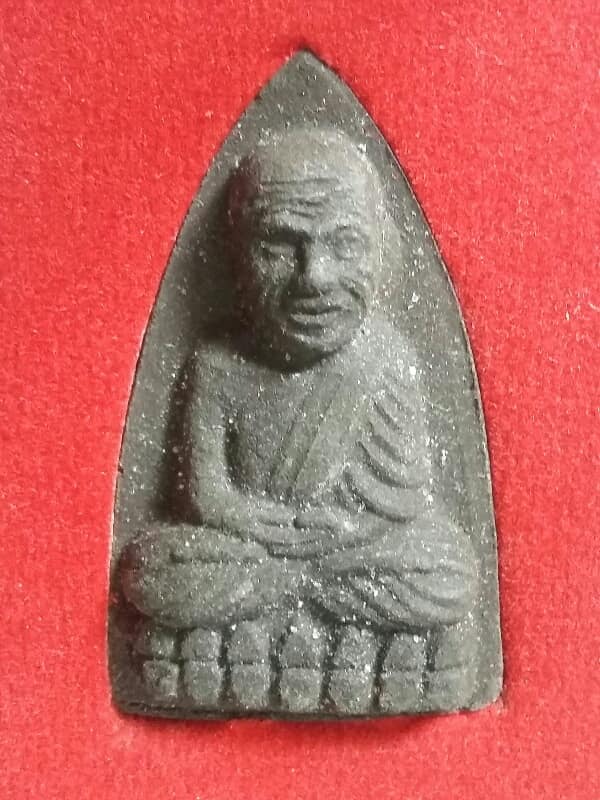 หลวงปู่ทวด รุ่นจิตศรัทธา วัดเจริญสุข(คลอง33) 4 กล่อง เคาะเดียวครับ
