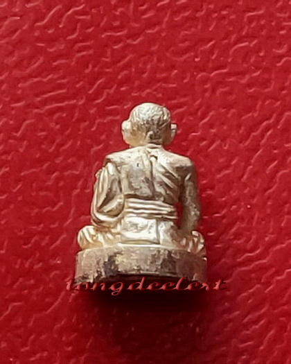 รูปหล่อจิ๋วหลวงพ่อเปิ่น วัดบางพระ จ.นครปฐม เนื้อเงิน ปี 2538 รุ่นอณูทิพย์ สวยมากค่ะ