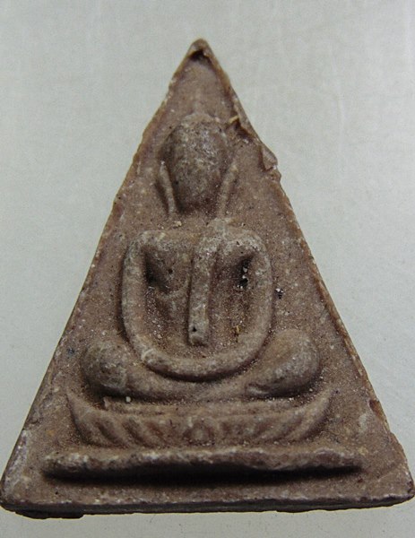 สมเด็จแสนเนื้อผงน้ำมัน พระสังฆราชป๋า วัดโพธิ์ จัดสร้างเมื่อปี พ.ศ. 2515