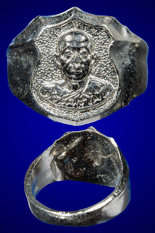 หลวงพ่อโน้ม วัดหัวกลับ สุพรรณบุรี