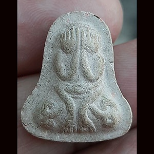 พระปิดตา เนื้อผง เกษา วัดโคนอน