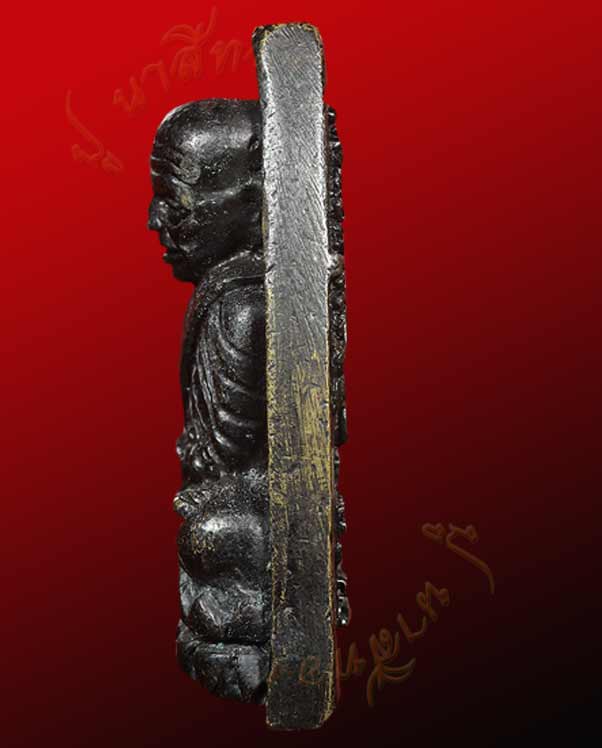 หลวงปู่ทวด พิมพ์เตารีด เนื้อทองเหลืองรมดำ วัดทรายทอง จ.นราธิวาส ปี พ.ศ.๒๕๔๑