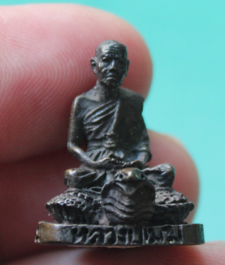 ((เคาะเดียวแดง)) รูปหล่อหลวงปู่เมฆ วัดลำกระดาน ฐานอุดผง