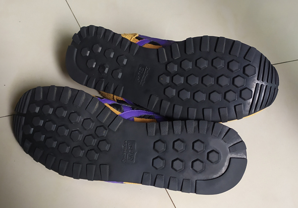 รองเท้า Onitsuka Tiger ของแท้ สภาพสวยเทพ พื้นยังกริ๊บๆเลย ,ขายถูกๆ ราคาแบ่งปันกันไปครับ
