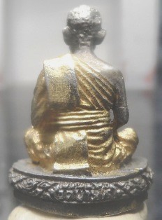 รูปหล่อนั่งสมาธิหลวงพ่อคูณ