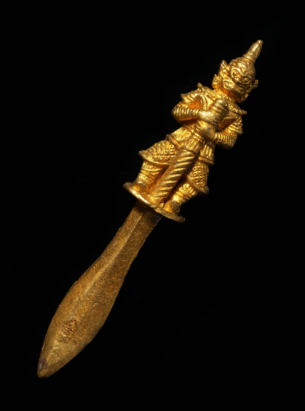 พระขรรค์ท้าวเวสสุวรรณ หลวงพ่อสาคร วัดหนองกรับ จ.ระยอง"รุ่นพระไตรปิฏก ปี2544..