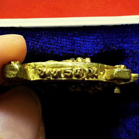 เหรียญพญาเต่าเรือนหล่อโบราณ รุ่นพุทธคุณหลวงปู่หลิว เนื้อทองฝาบาตร สวยมากพร้อมกล่องเดิมค่ะ