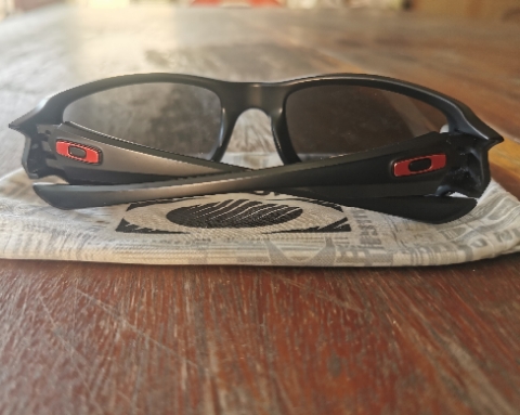 แว่นกันแดด Oakley สภาพสวยใช้น้อยมากคับของแท้จาก shop US.