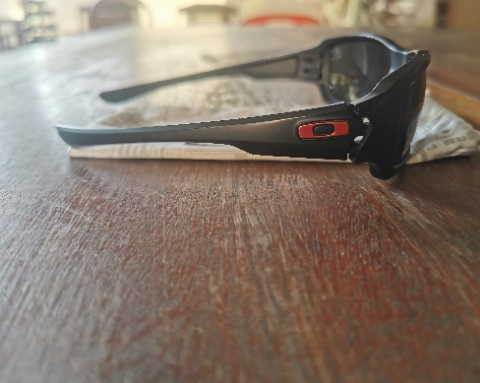 แว่นกันแดด Oakley สภาพสวยใช้น้อยมากคับของแท้จาก shop US.