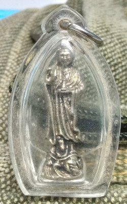 พระโพธิสัตว์กวนอิม ปี 2539 เนื้อกะไหล่เงิน ศาลเจ้าเเม่กวนอิม จ.นครสวรรค์