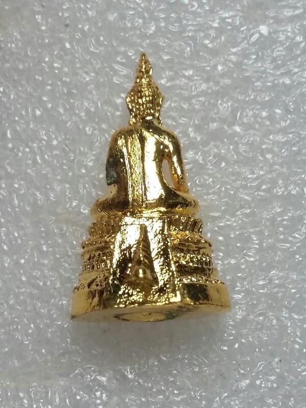 รุปหล่อหลวงพ่อองค์แสน วัดพระธาตุเชิงชุมวรวิหาร  สกลนคร  +กล่อง เคาะเดียวครับ 