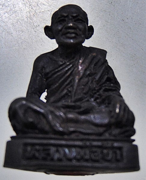 รูปหล่อ หลวงพ่อขำ วัดปลักไม้ดำ นครสวรรค์