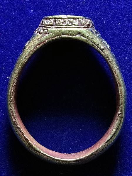 4289แหวนหลวงพ่อ ปริสุทโธ ออกวัดถนนโค้ง ปี 37 เนื้อ ทองเหลืองสภาพสวย เคาะเดียวแดง6