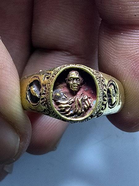 4289แหวนหลวงพ่อ ปริสุทโธ ออกวัดถนนโค้ง ปี 37 เนื้อ ทองเหลืองสภาพสวย เคาะเดียวแดง6