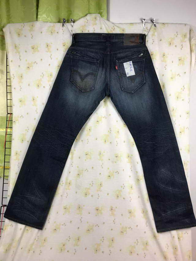 กางเกงยีนส์ Levi's 514 Made in China เอววัดจริง 33 นิ้ว ยาว 42 นิ้ว เป้า 9.5 ปลายขากว้าง 8.5