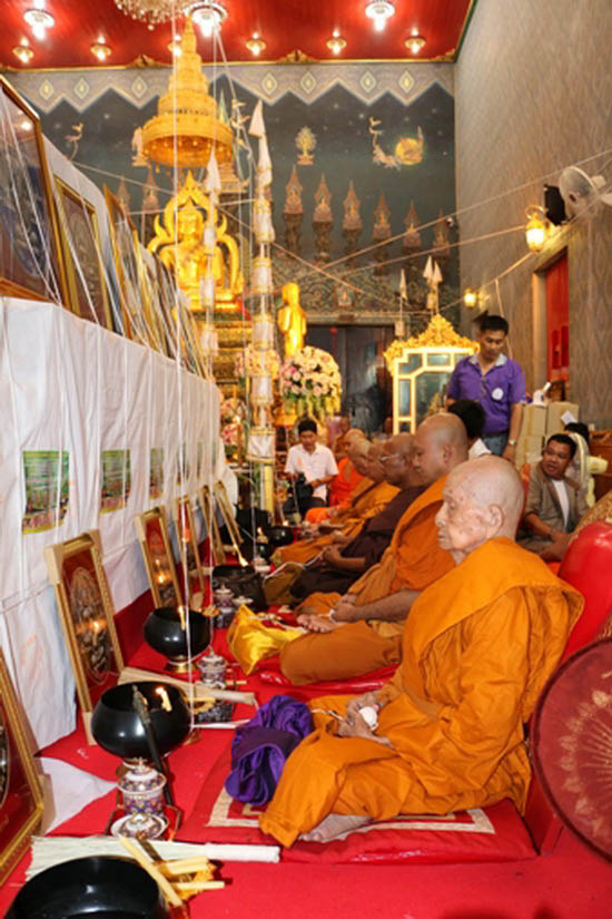 เหรียญพุทธบารมี หลวงพ่อเพชร วัดท่าหลวง - หลวงพ่อเงิน วัดบางคลาน ที่ระลึกสร้างวิทยาลัยสงฆ์พิจิตร ปี58