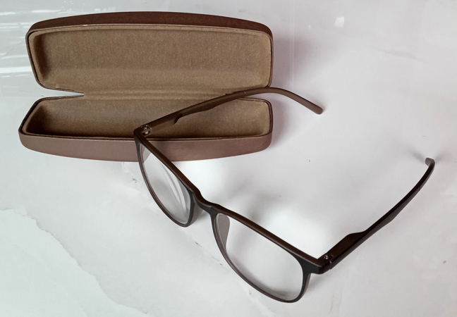 ของใหม่ แว่น Black-Brown Frame จากญี่ปุ่น สายตายาว ขาสปริง