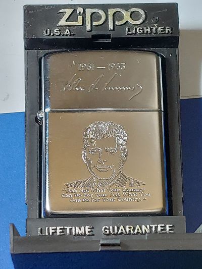 zippo John F Kennedy 1989 สภาพใหม่ กล่องเดิม