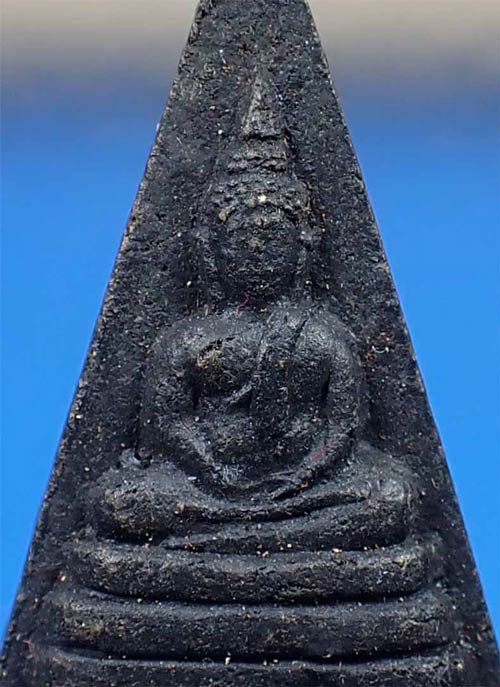 พระสุคโต(พิมพ์สามเหลี่ยม) หลวงปู่เฮี้ยง วัดป่าฯ พ.ศ.๒๕๐๖ ราคาแบ่งปันสุด ๆ ครับ*183
