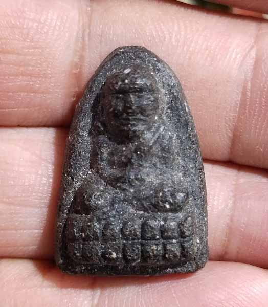 พิมพ์พระรอด เนื้อคลุกรัก รุ่นวิเศษ 60