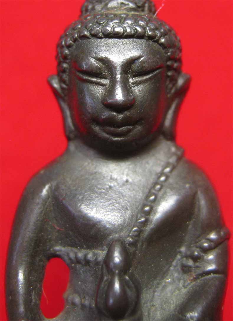 กริ่งนเรศวรเผด็จศึก นวะโลหะกลับดำ เลี่ยมทอง+บัตรรับรองพระแท้*195