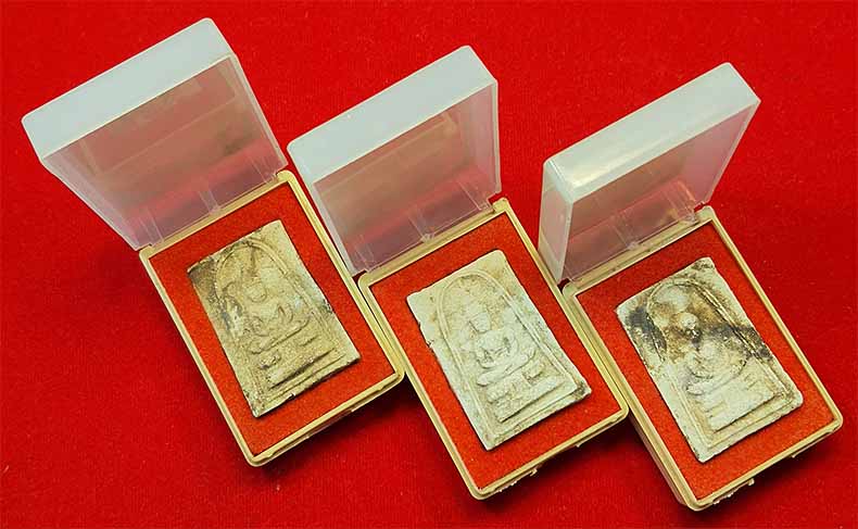 พระสมเด็จ(พิมพ์พระแก้ว)บรรจุกรุ พ.ศ.๒๕๐๐ วัดหลักสี่ราษฎร์สโมสร สมุทรสาคร แท้เก่าแก่ จำนวน 3 องค์*198