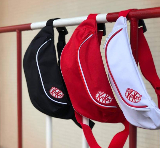 กระเป๋า Kitkat ของใหม่ สีขาว แนวสตรีท อย่างสวย