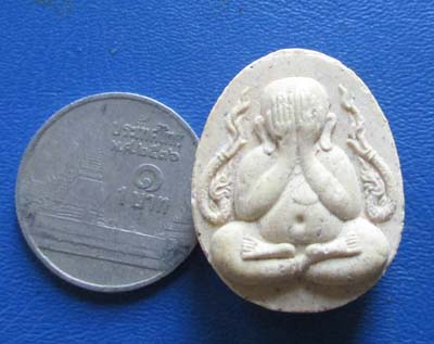 พระปิดตา เนื้อผง  วัดกุฏิทอง  จ.สิงห์บุรี