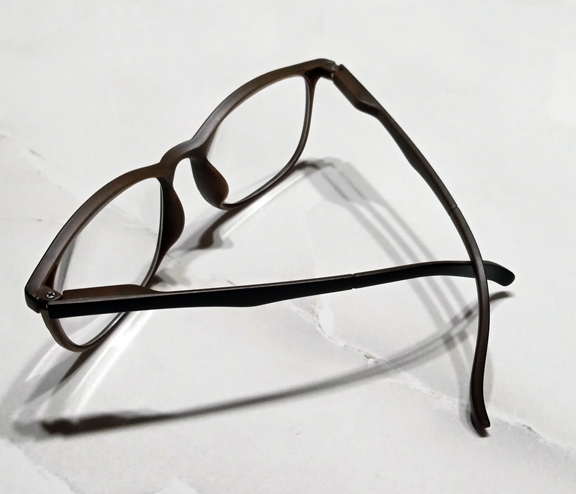 ของใหม่ พร้อมส่งฟรี ขายต่อถูกๆไปเลย แว่นสายตายาว ขาสปริง BlackBrown Frame สบายตา