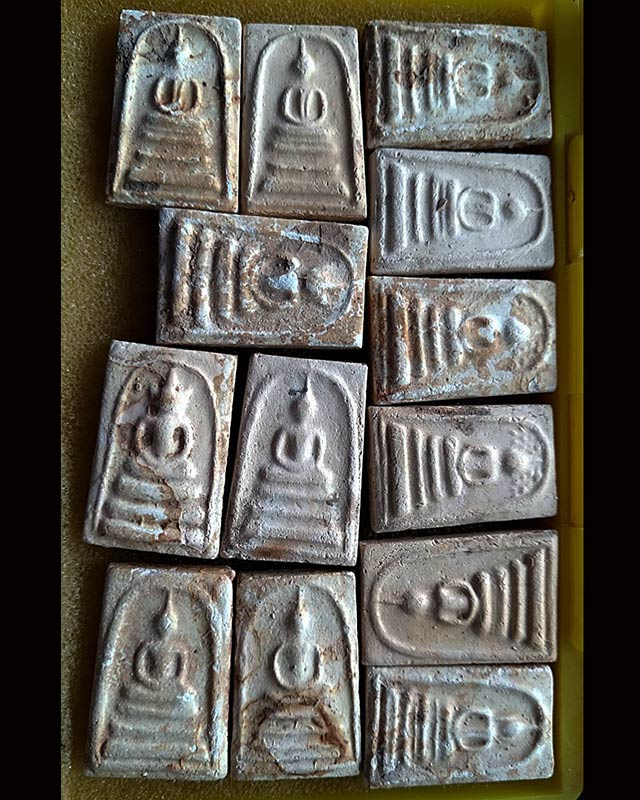 สมเด็จหลวงปู่ลำภู วัดใหม่อมตรส ลงกรุ ยุคต้น ปี 2502 ยกกล่อง 13 องค์ พร้อมใบประกาศ 12 ใบ