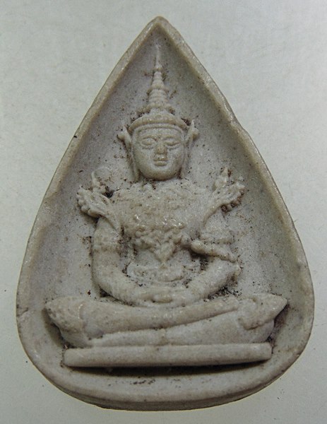 ๒๐ พระแก้วมรกต วัดใหญ่ชัยมงคล