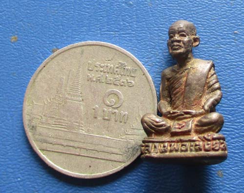 รูปหล่อหลวงพ่อเสงี่ยม วัดสระปทุม   จ.พิจิตร  เนื้อทองเหลือง