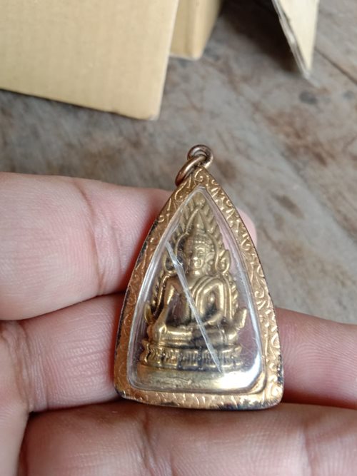 พระพุทธชินราช ในกรอบทองไมครอน