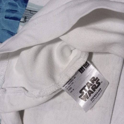 เสื้อยืด Uniqlo UTGP StarWars ของแท้ หายากมาก แต่ขายถูกๆครับ