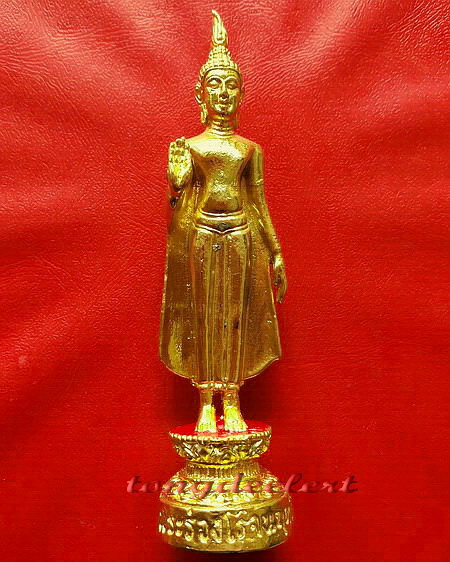 พระบูชาพระร่วงโรจนฤทธิ์ วัดพระปฐมเจดีย์ จ.นครปฐม ขนาดตั้งหน้ารถ สวยมากค่ะ