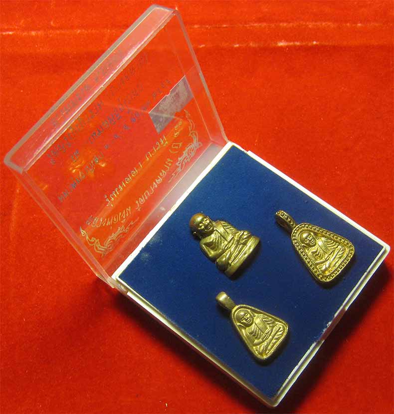 ขายขาดทุน!!! ชุดหลวงพ่อเงิน วัดบางคลาน ปี ๔๕ สวยกริ๊บยันกล่อง*35