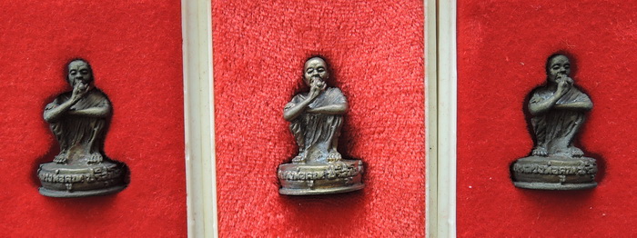 กริ่งเอกลักษณ์ ปี36 หลวงพ่อคูณ วัดบ้านไร่ พร้อมกล่องเดิม รวม 3 องค์ ใต้ฐานอุดกริ่งดังทุกองค์