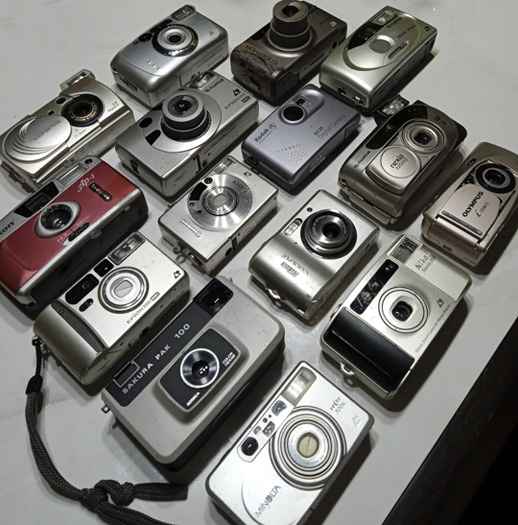กล้องรวม15ตัว ทั้ง Nikon Minolta Olympus Canon Fuji Kodak ขายถูกๆครับ