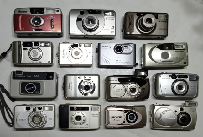 กล้องรวม15ตัว ทั้ง Nikon Minolta Olympus Canon Fuji Kodak ขายถูกๆครับ