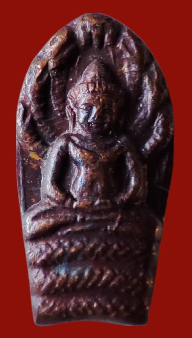 พระปรกใบมะขามรุ่นแรก หลวงพ่อแช่ม วัดหนองกรับจ.ระยอง ปี30 ปลุกเสกไตรมาสกับหลวงพ่อสาคร