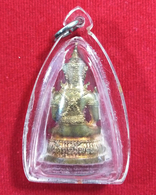 พระแก้วมรกตหลวงปู่สิงห์ สิริวัณโณ วัดภูถ้ำพระ จังหวัดนครพนม