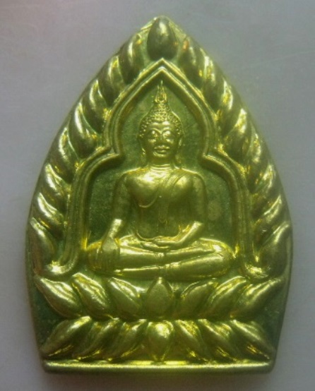 **วัดใจ**เหรียญเจ้าสัว รุ่น๑ พระพุทธไตรมิตร วัดท่าปุย จ.ตาก**ตอกโค้ด หลังยันต์ สวยๆ