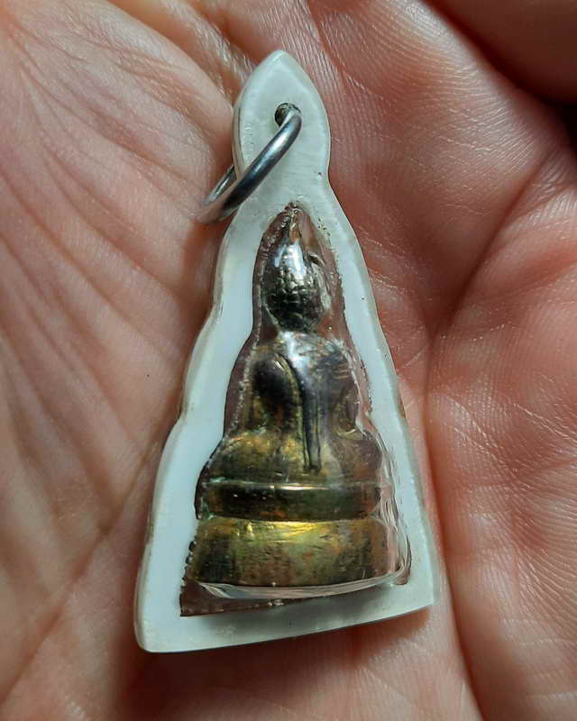 พระกริ่งอู่ทอง วัดชิโนรส เสาร์๕ ปี๒๕๑๒ ลพ.กวย ลป.โต๊ะ ลพ.พรหม อาจารย์นำ ร่วมเสก
