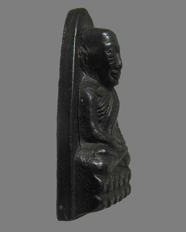 หลวงพ่อทวด ตัว ท. วัดใหม่อัมพร จ.นครราชสีมา เนื้อเมฆพัตร ปี ๒๕๐๕ (พระอาจารย์ทิม วัดช้างให้ ปลุกเสก)